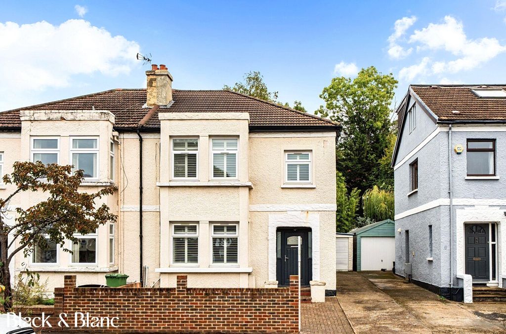 Property photo 1 of 19 External