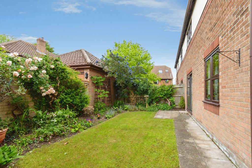 Property photo 2 of 16 Pbox-Img.Jpg