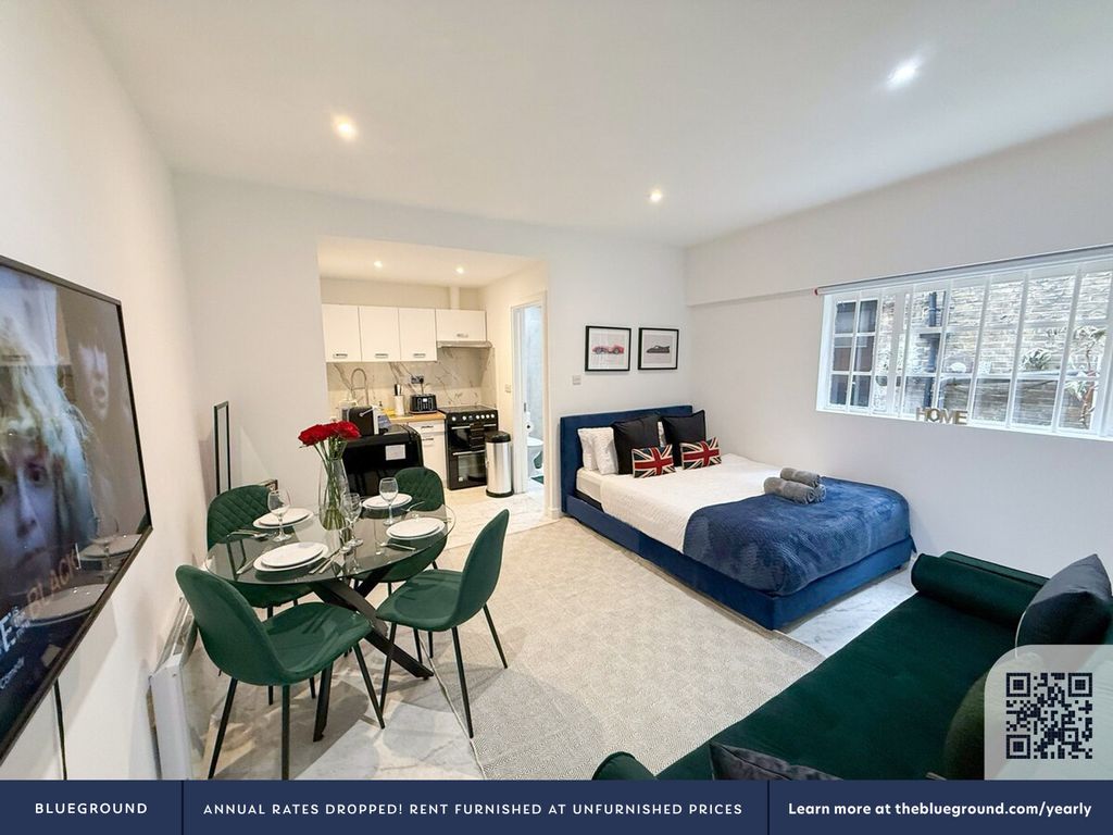 Property photo 3 of 13 Living Room