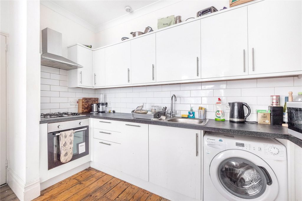 Property photo 3 of 14 Picture No. 16