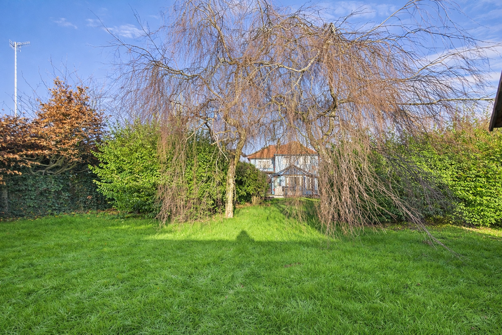 Property photo 2 of 28