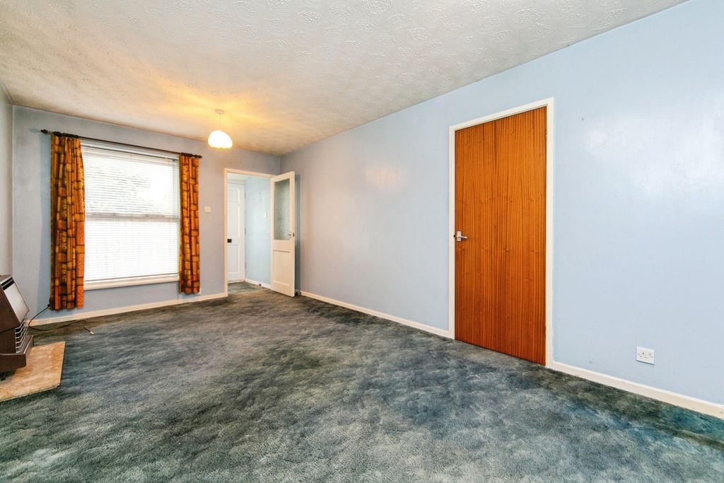Property photo 3 of 10 Photo