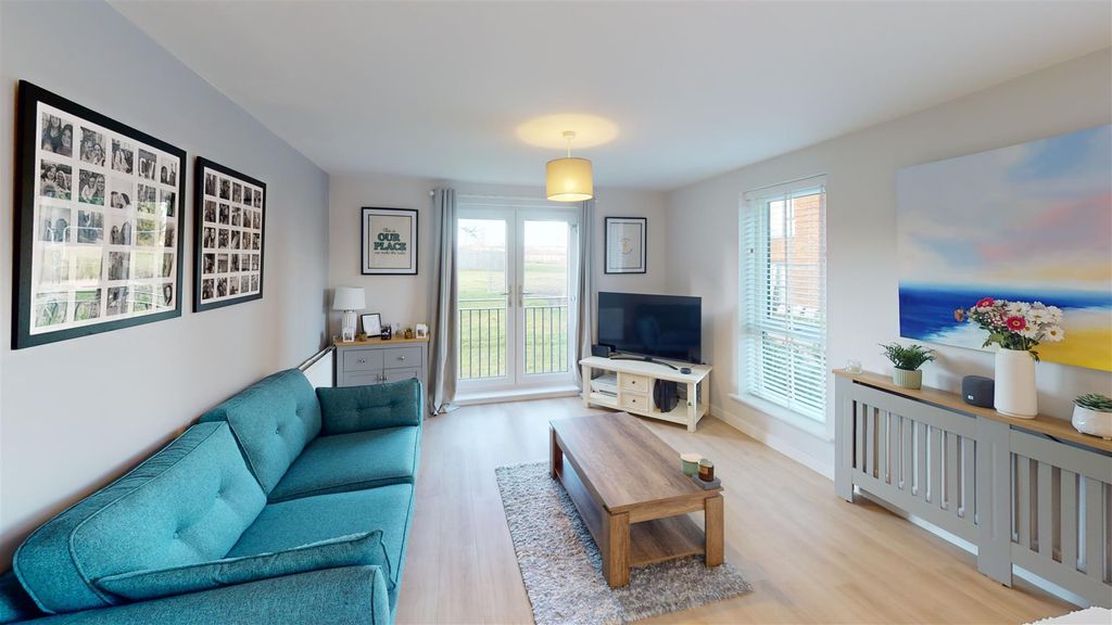 Property photo 2 of 10 Living-Room (7).Jpg