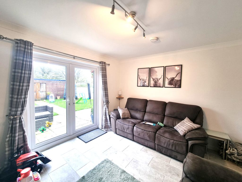 Property photo 2 of 12 Living Room