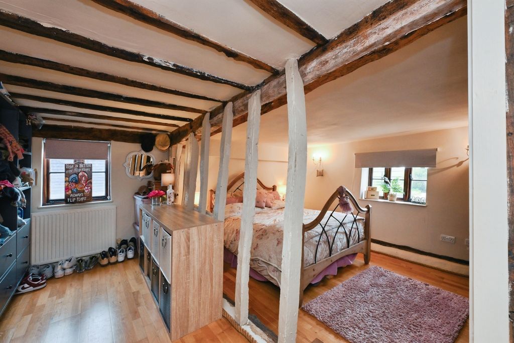 Property photo 3 of 20