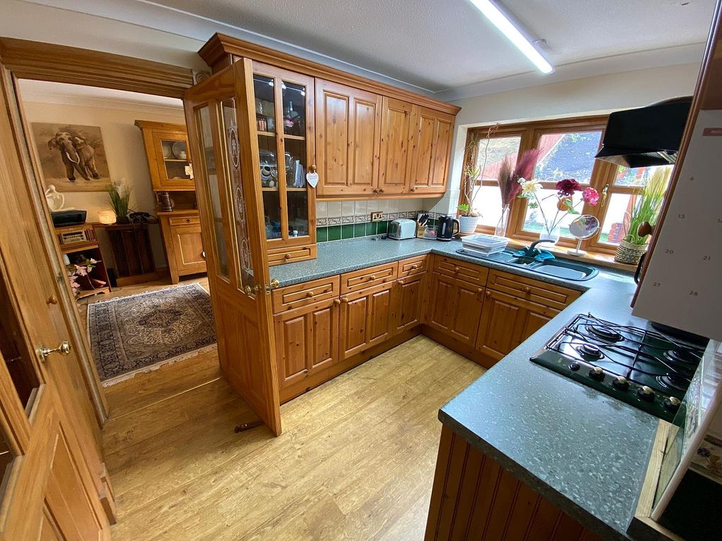 Property photo 3 of 41
