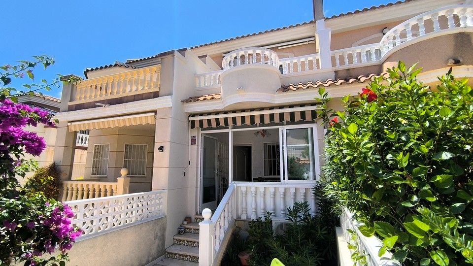 Property photo 1 of 28