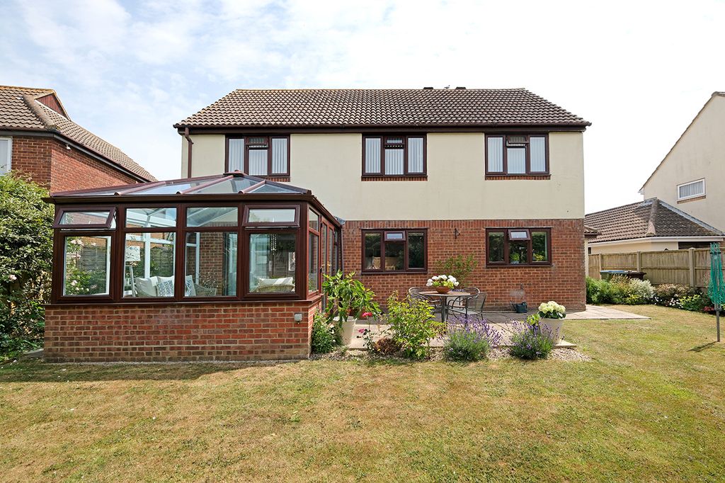 Property photo 2 of 16