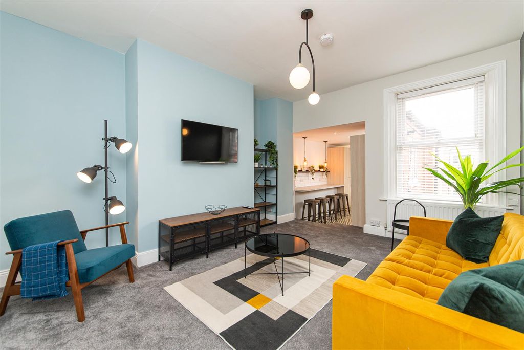 Property photo 1 of 16 W-6053.Jpg