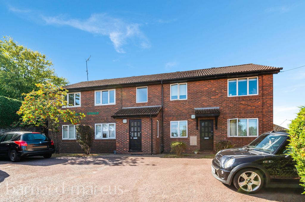 Property photo 1 of 8 Front