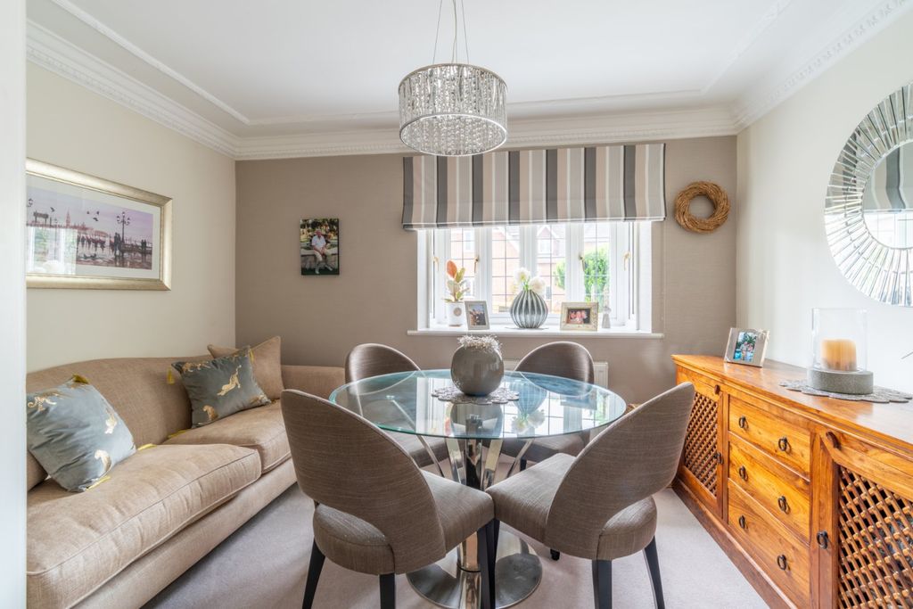 Property photo 3 of 17 Dining Room