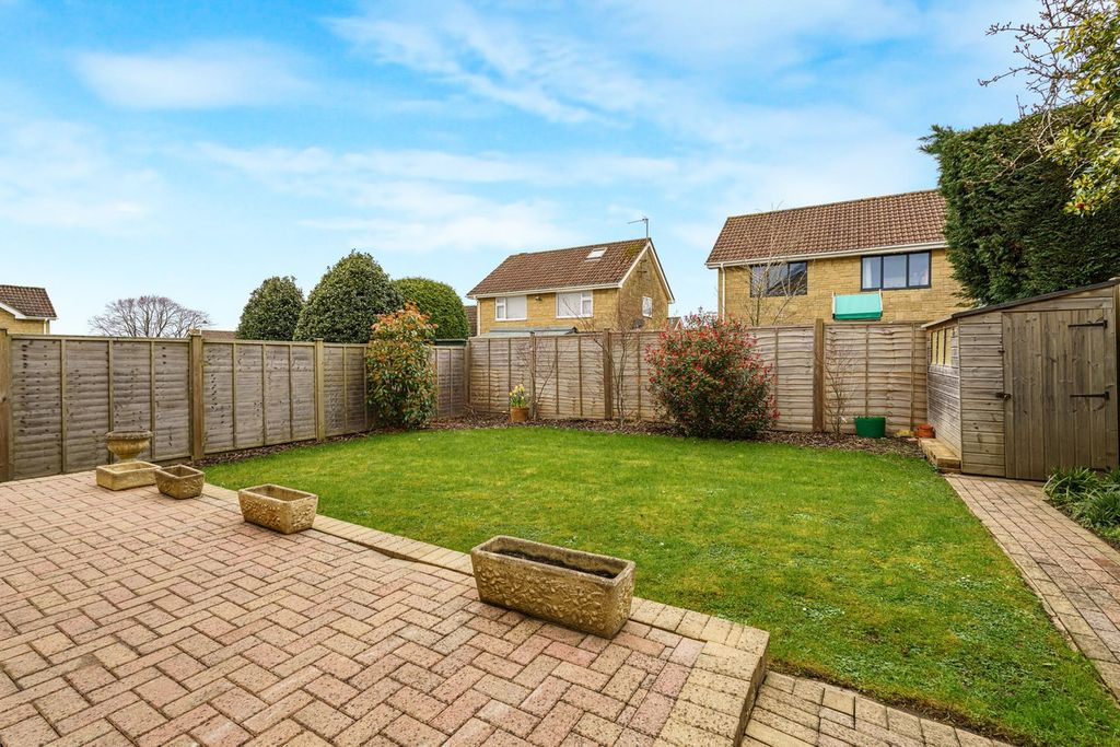 Property photo 2 of 21