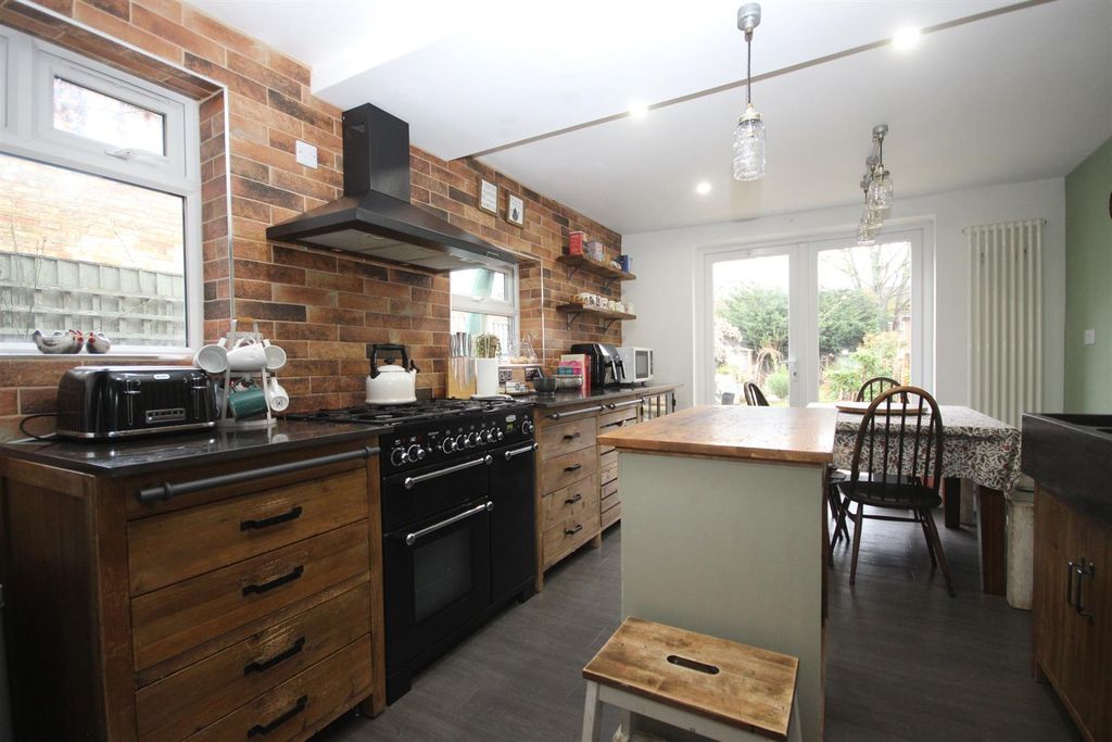 Property photo 3 of 26 Kitchen Breakfast Room