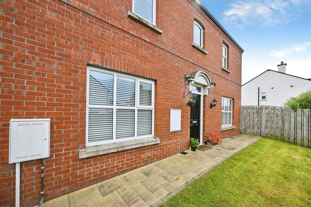 Property photo 3 of 42 Dhp-15.Jpg