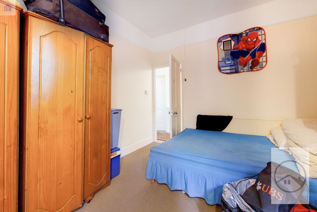 Property photo 3 of 8