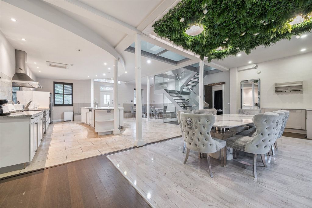 Property photo 3 of 53 Picture No. 03