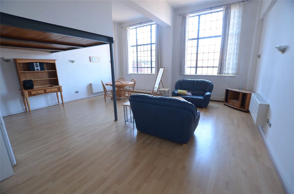 Property photo 3 of 7 Picture No. 06