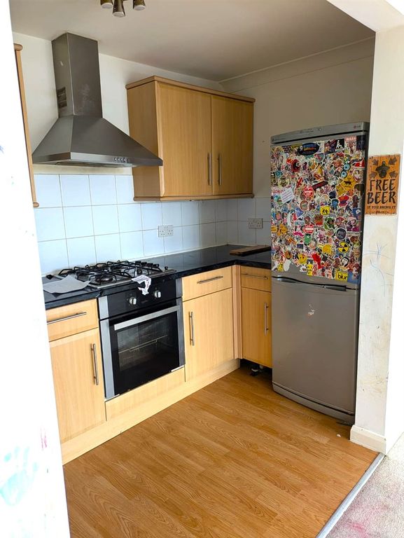 Property photo 1 of 8 Kitchen