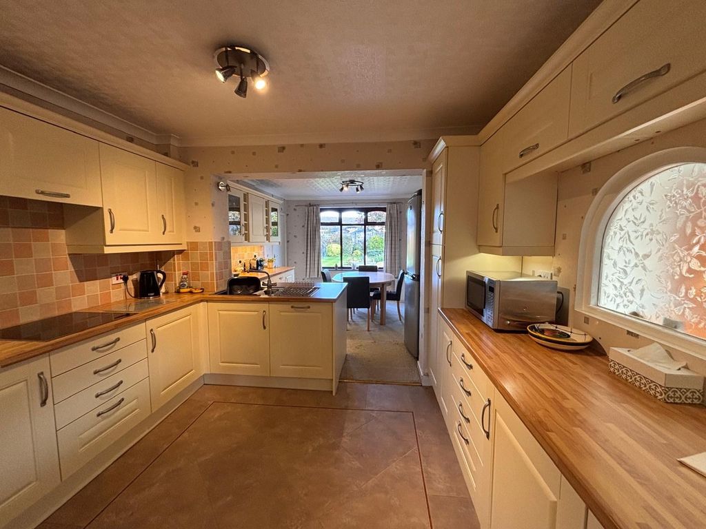 Property photo 3 of 4