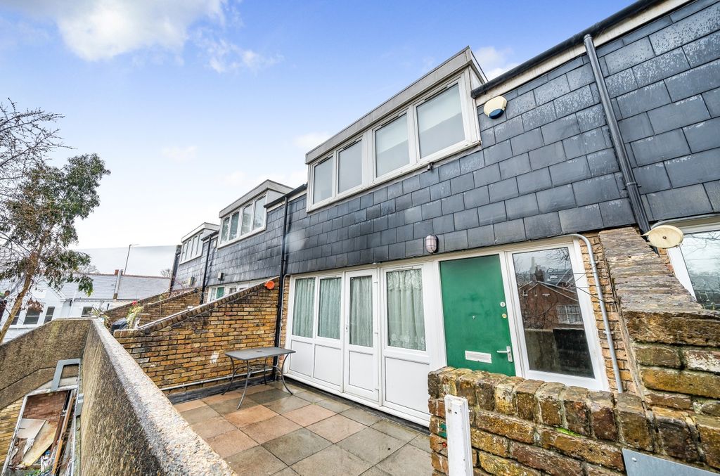 Property photo 1 of 14 External