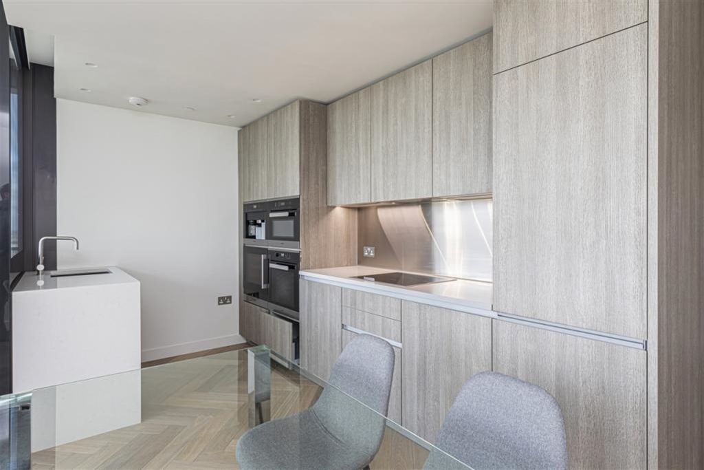 Property photo 3 of 11 Kitchen