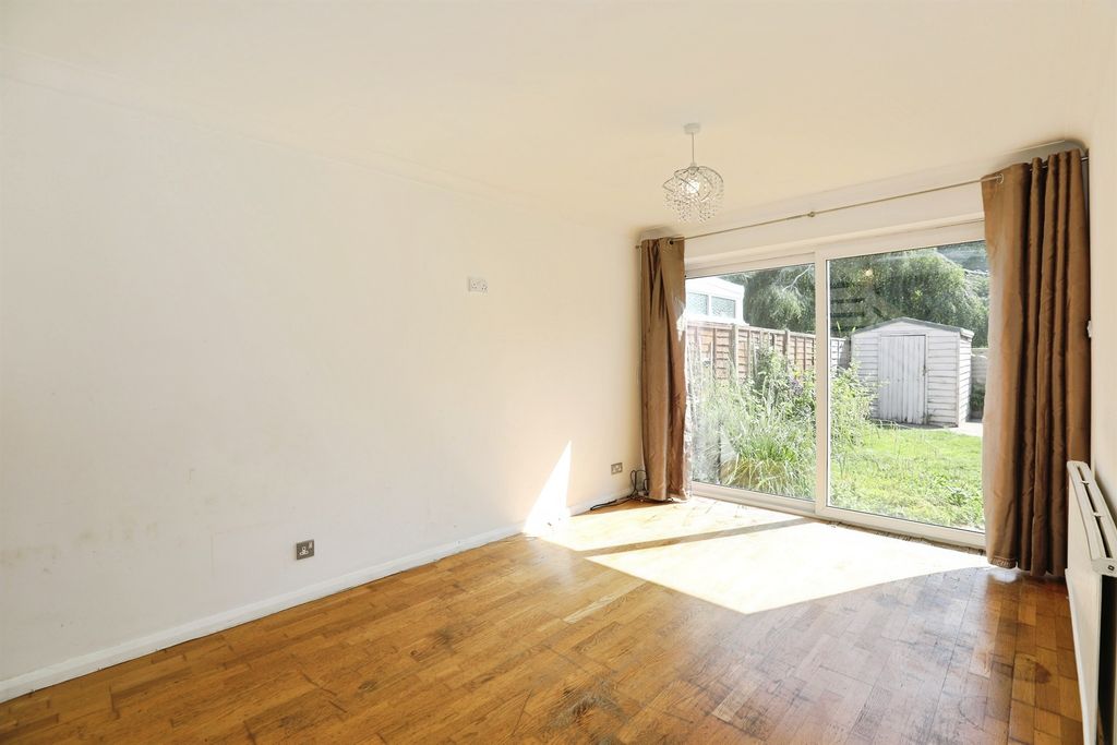 Property photo 3 of 11
