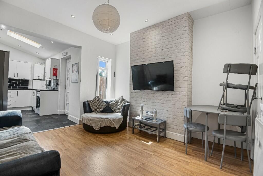 Property photo 3 of 14 Contemporary Living Room With A Modern Open-Plan d...