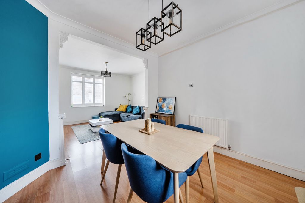 Property photo 2 of 19 1493638-12-6A6325...