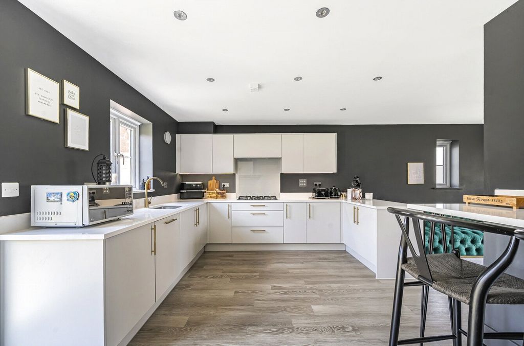 Property photo 3 of 18 Picture No. 06