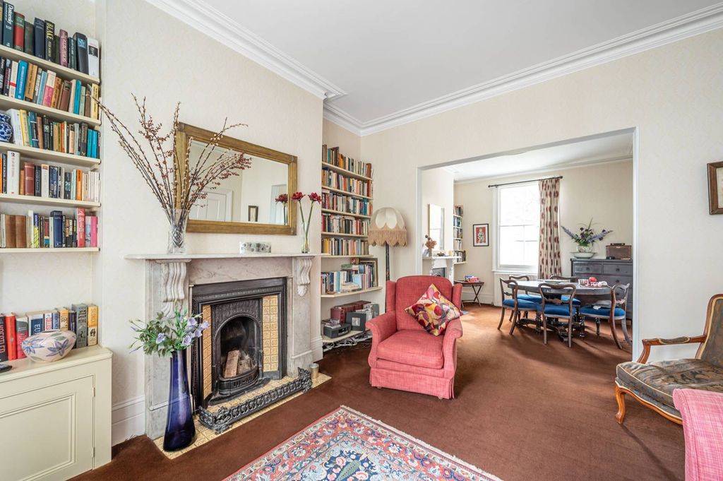 Property photo 3 of 12