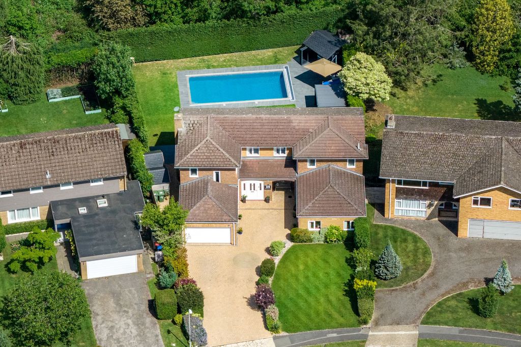 Property photo 1 of 31