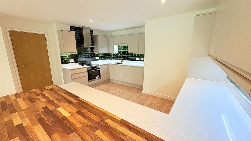 Property photo 3 of 16 Fullsizerender-2.Jpg