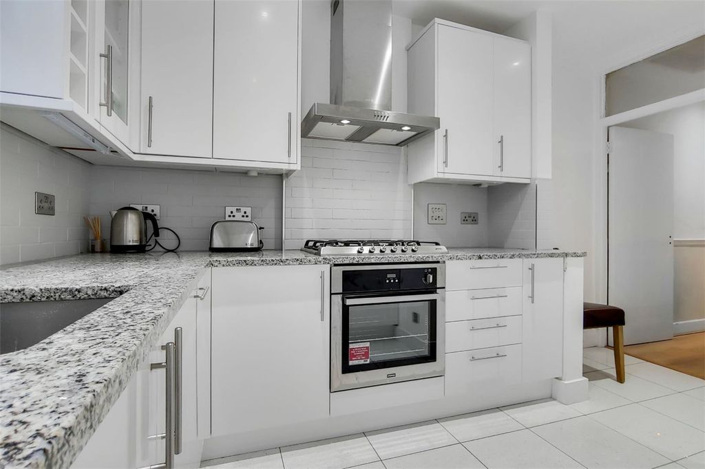 Property photo 2 of 8 1