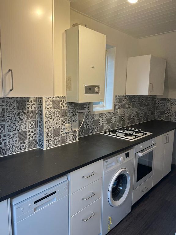 Property photo 2 of 10 Kitchen