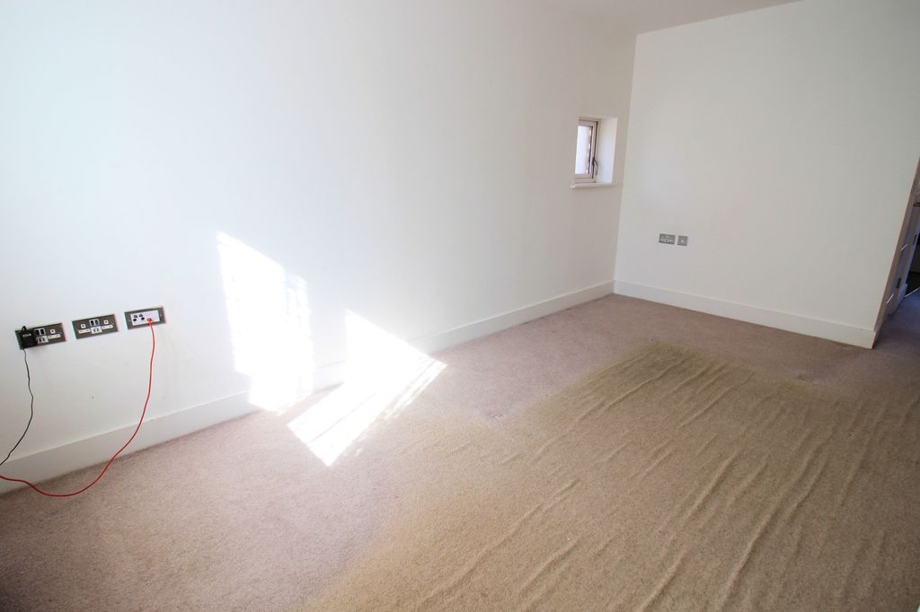 Property photo 2 of 13 Lounge