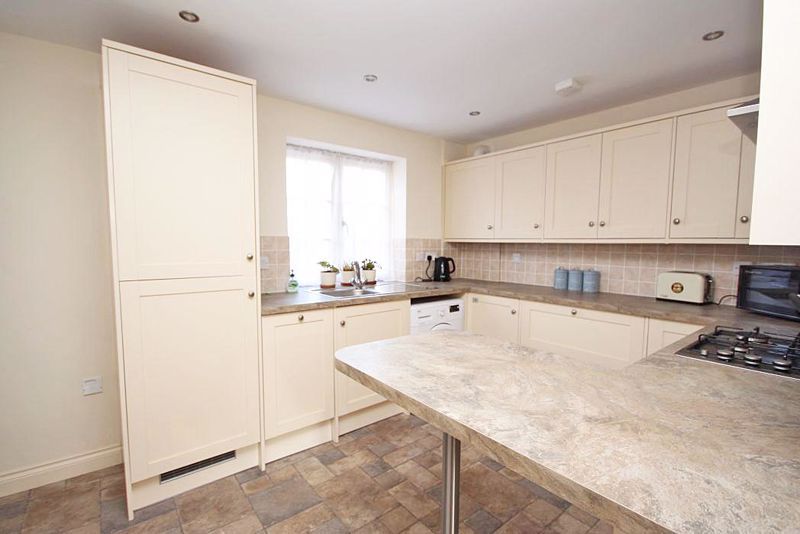 Property photo 3 of 16 Kitchen