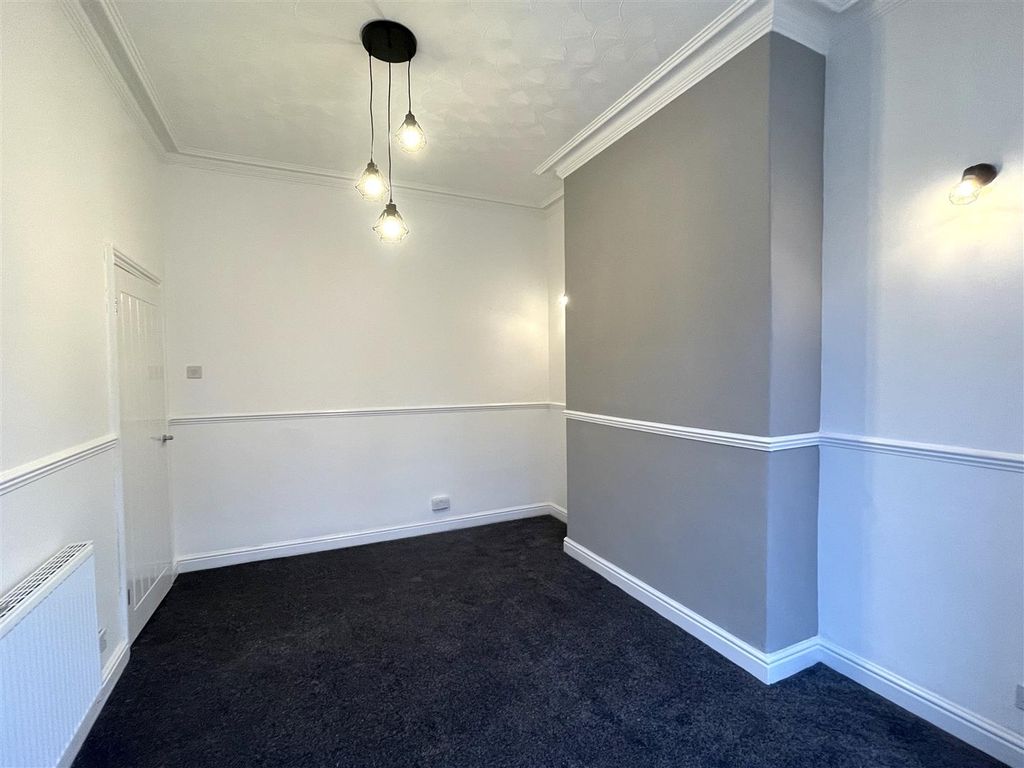 Property photo 2 of 10 Front Reception Room .Jpeg