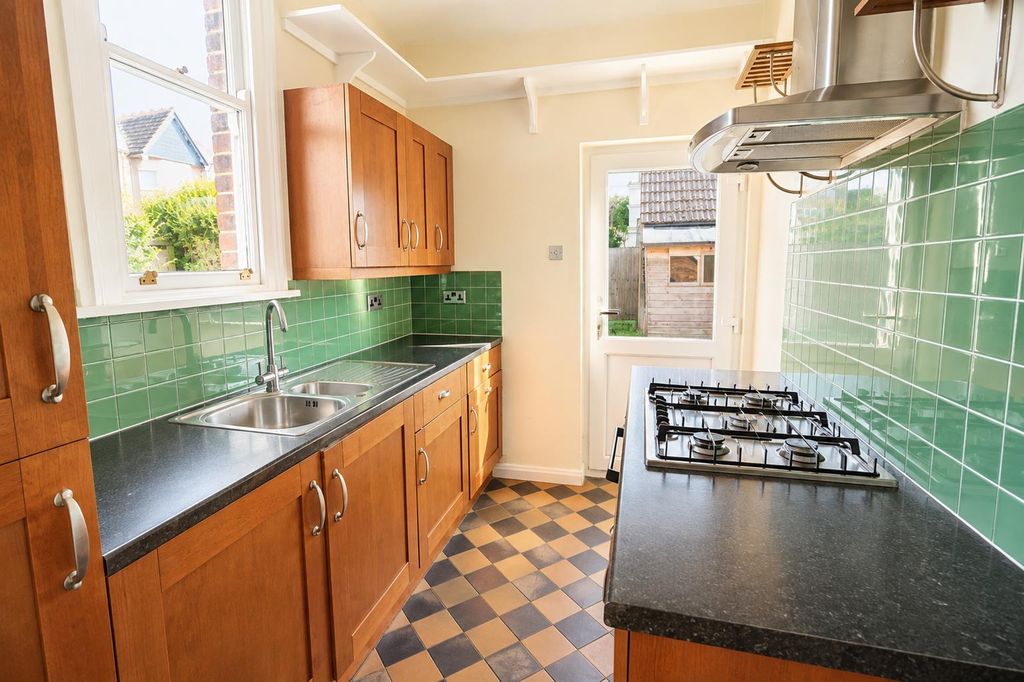 Property photo 2 of 9 Kitchen (4).Png