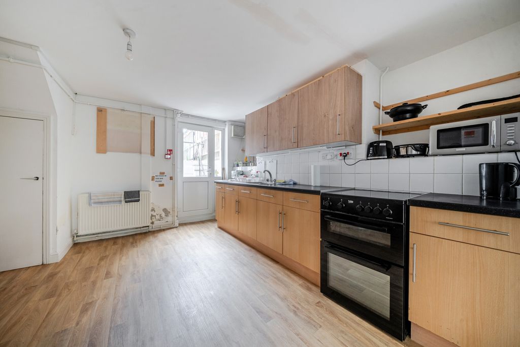 Property photo 2 of 13 1500769-8-6A71F26...