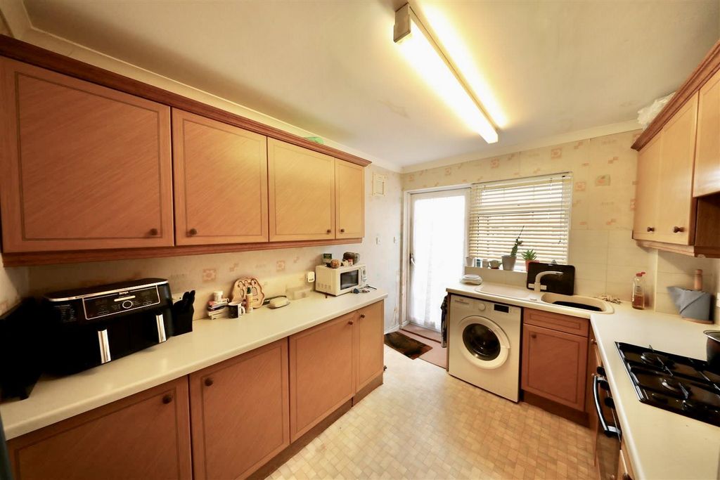 Property photo 2 of 16 Kitchen