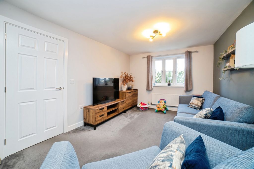 Property photo 3 of 15 Pbox-Img.Jpg