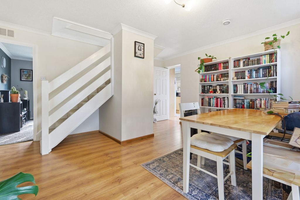 Property photo 3 of 23