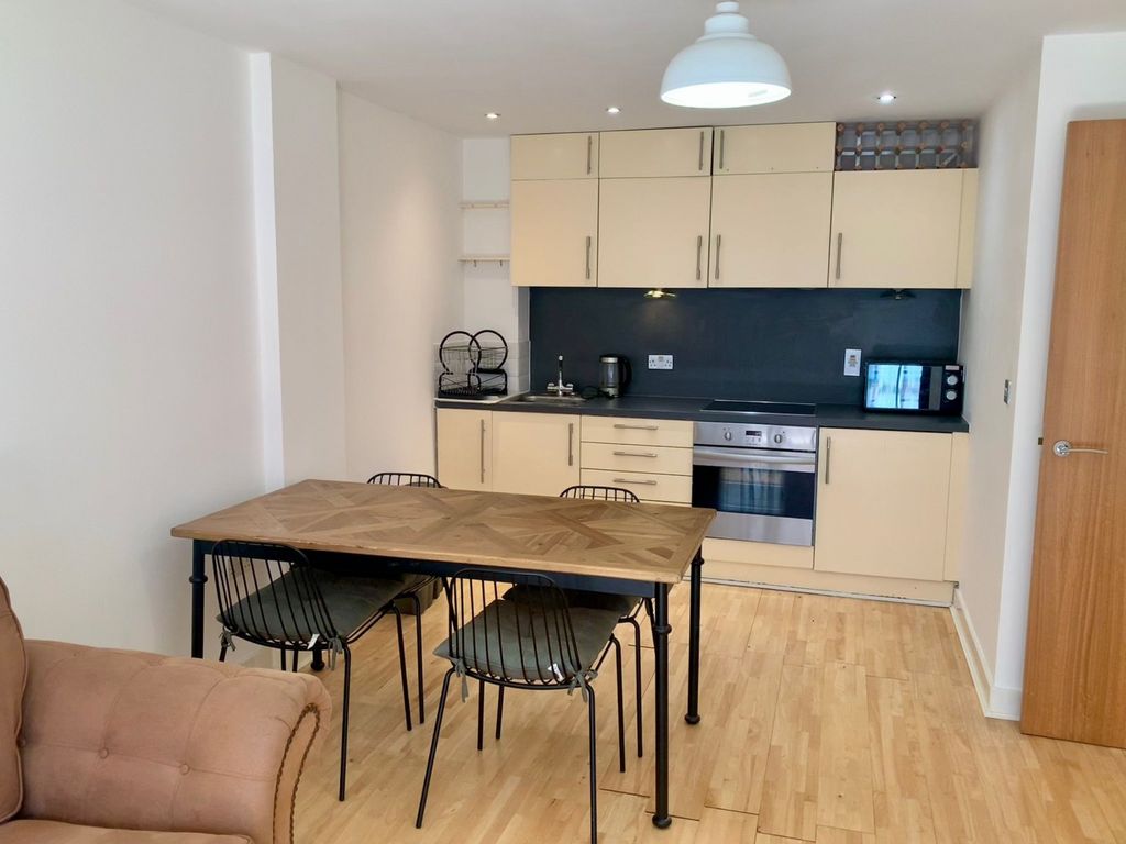 Property photo 3 of 6 Kitchen