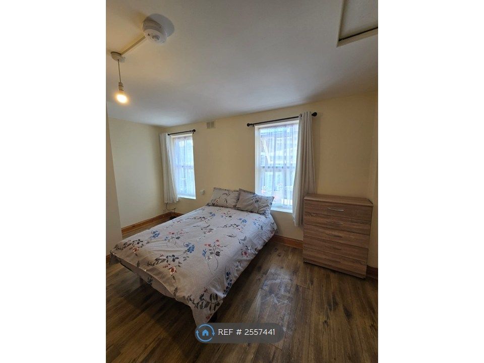 Property photo 2 of 8