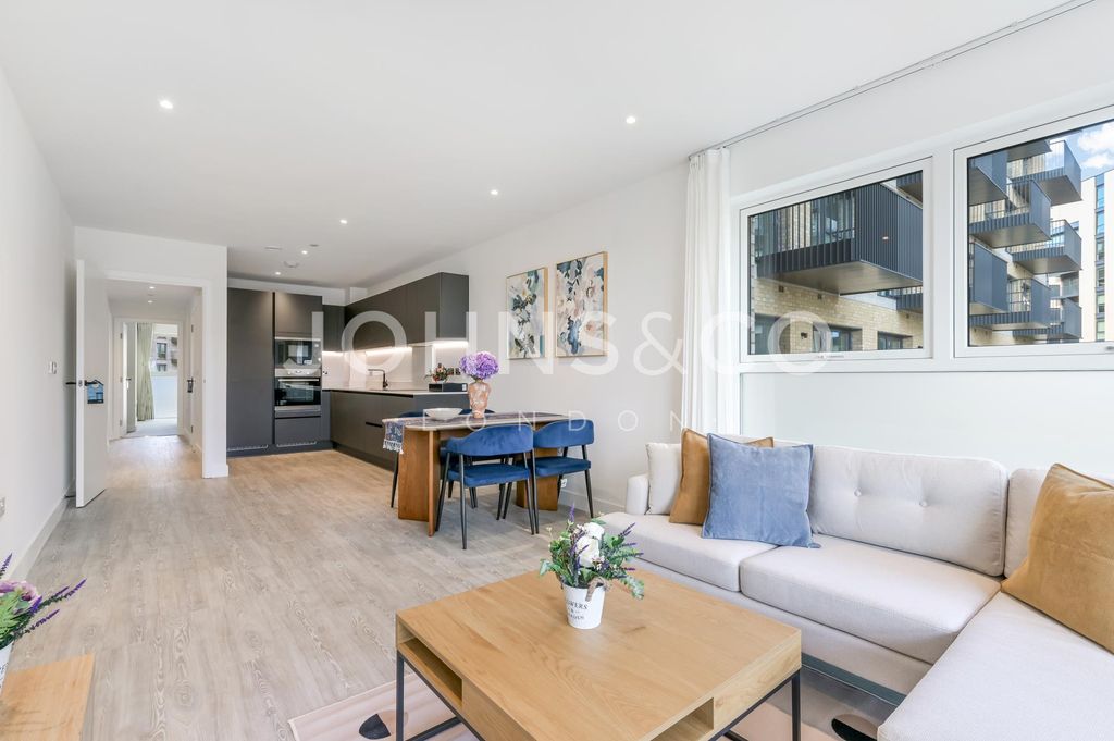 Property photo 3 of 11