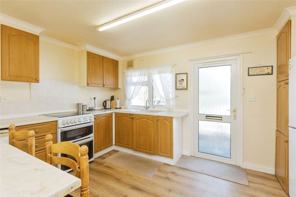 Property photo 3 of 17 Picture No. 06