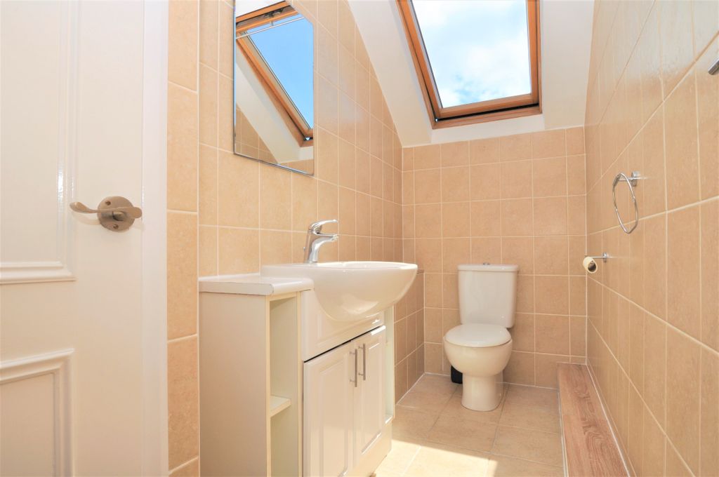 Property photo 3 of 6 Photo 03