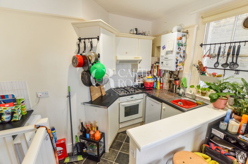 Property photo 1 of 9 Kitchen