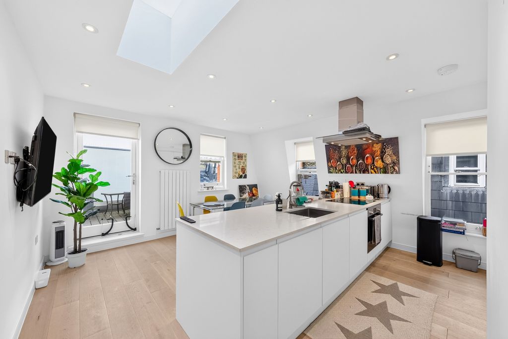 Property photo 1 of 21 Pbox-Img.Jpg
