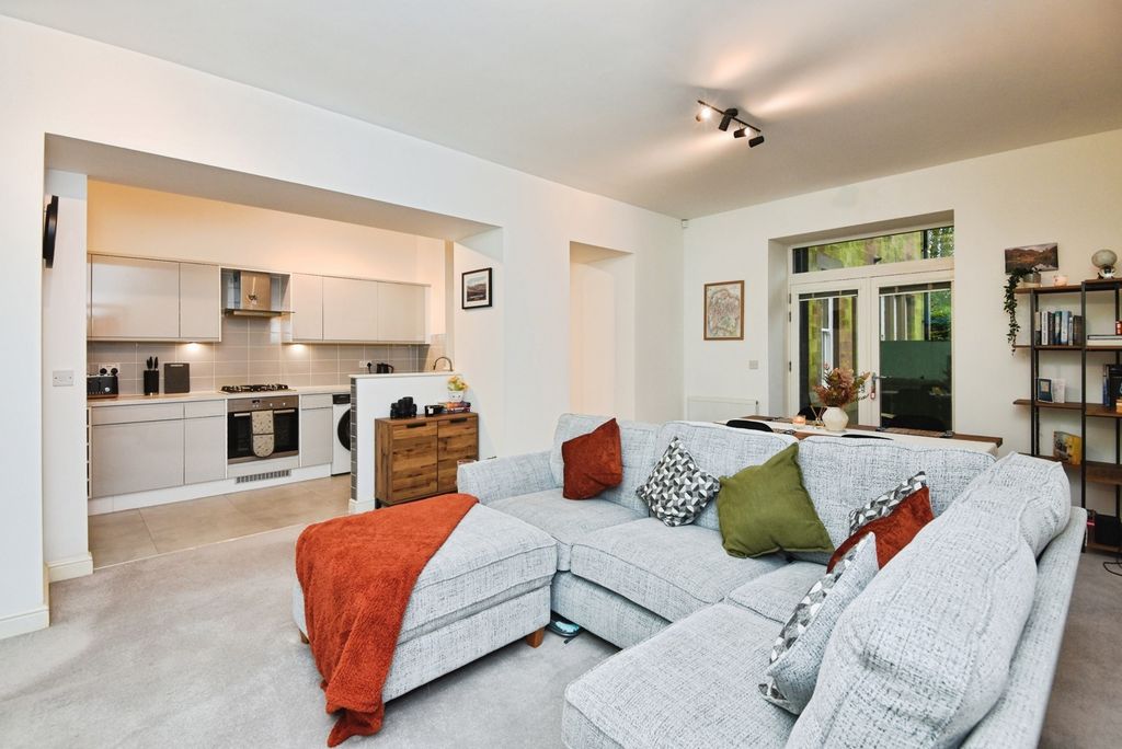 Property photo 1 of 19 Living Space